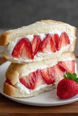 4-ingredient Strawberry Sando